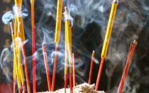 Thực hiện nghi lễ xả xui